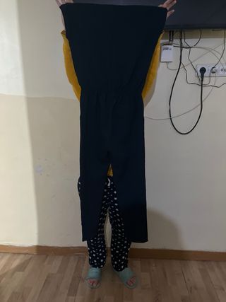 Mono negro sin mangas