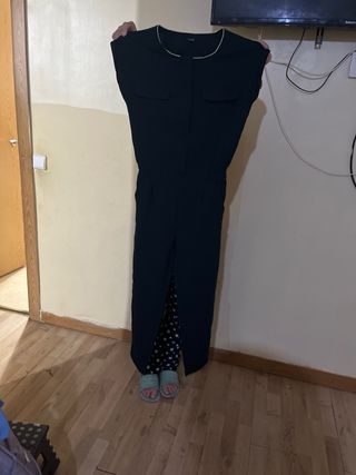 Mono negro sin mangas