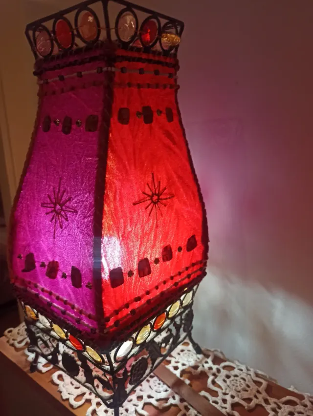 Lámpara de mesa decorativa