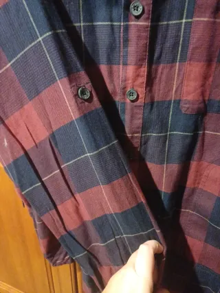 Camisa de cuadros azul y granate