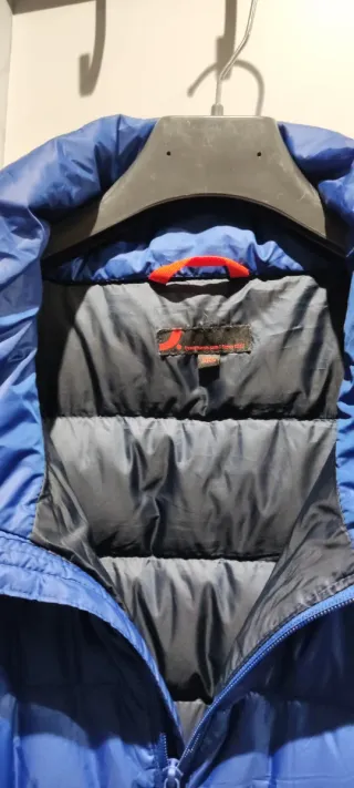 Chaqueta de plumas azul de Suecia