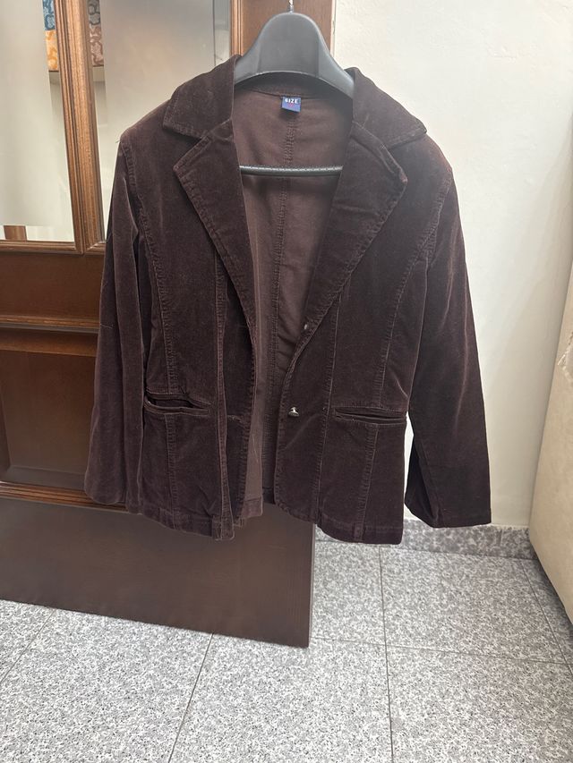 Chaqueta de pana marrón