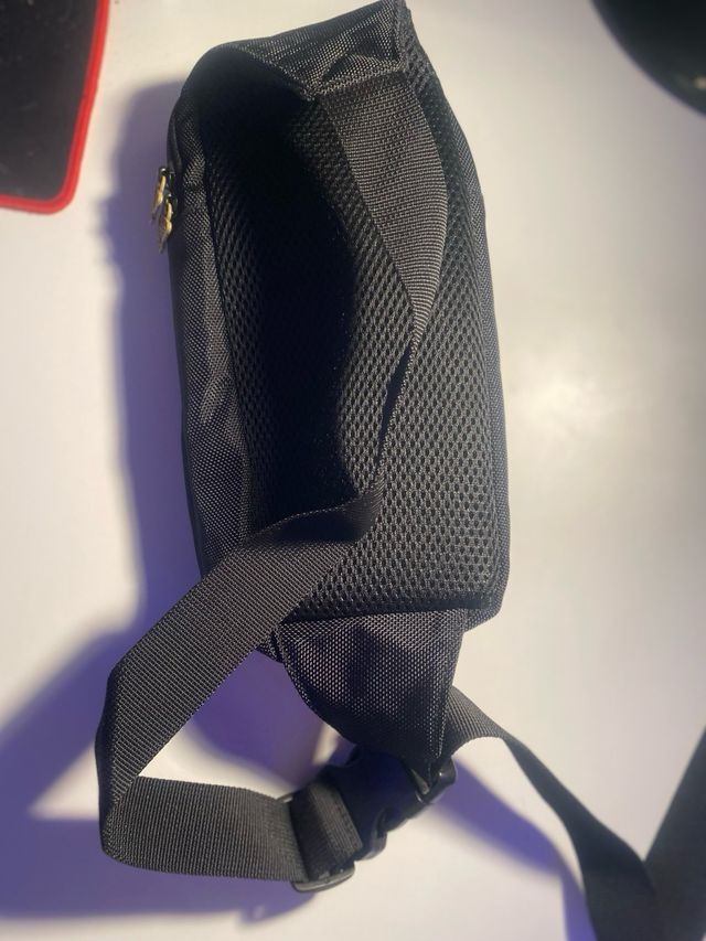 Borsa per Switch TLO Zelda a tracolla.