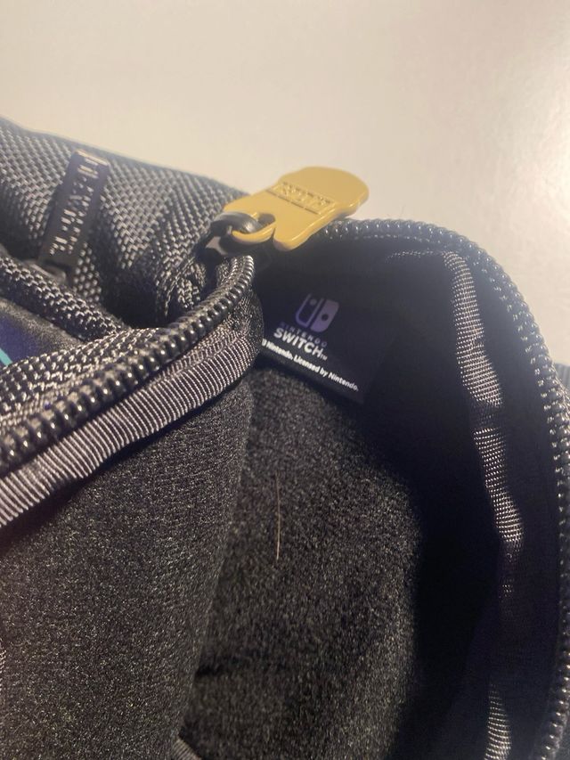 Borsa per Switch TLO Zelda a tracolla.