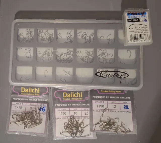 Caja de anzuelos magnetica+anzuelos