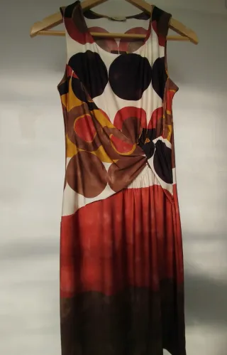 Abito fantasia geometrica longuette