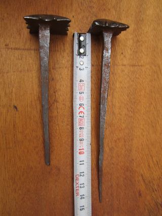 Clavos antiguos 19 piezas forja siglo XVIII.