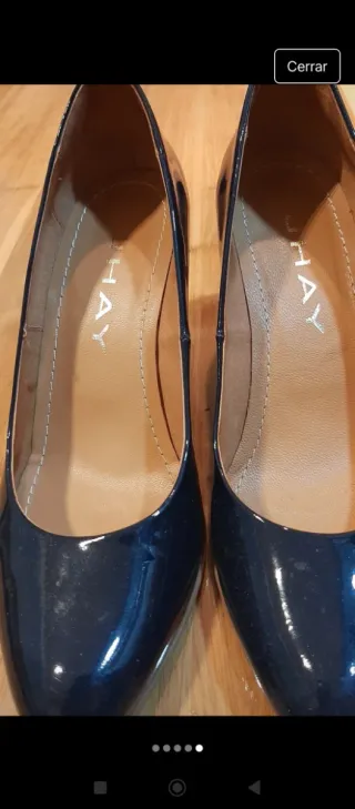Zapatos de salón charol azul
