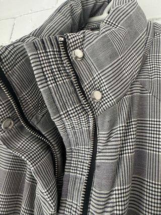Chaleco largo cuadros Stradivarius