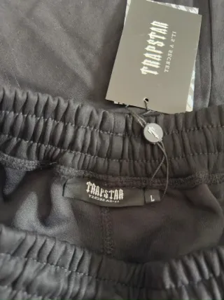 Trapstar Shorts Negros con Diamantes