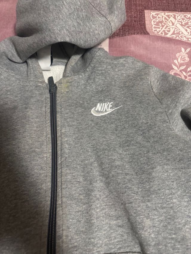 Felpa Nike Grigia con Zip