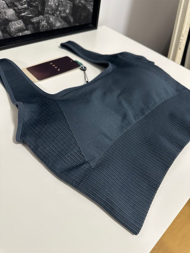 Top Born Living Yoga Gris Nuevo