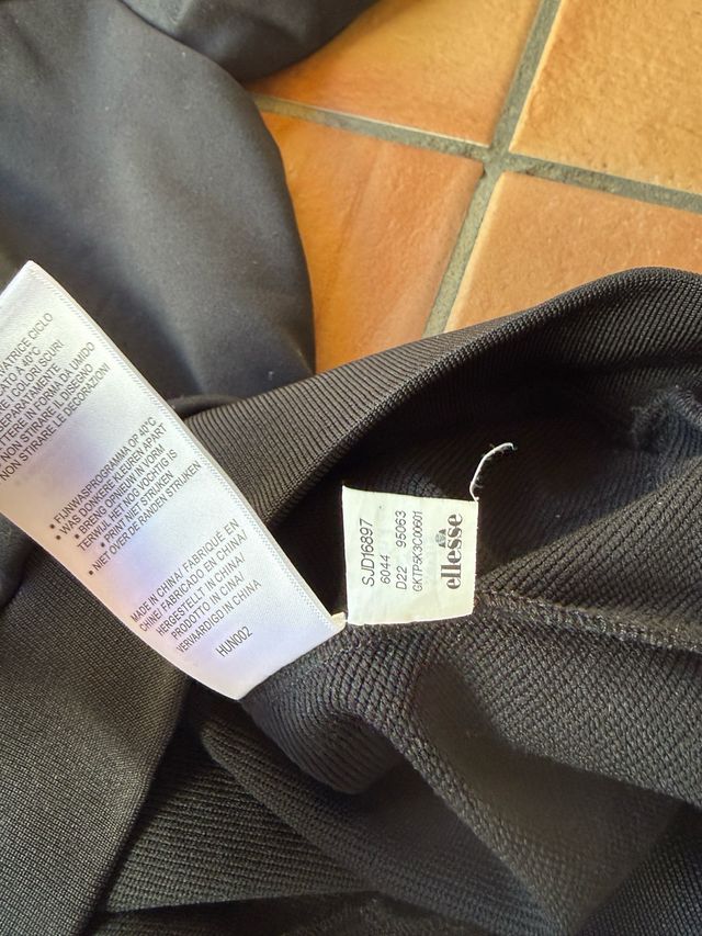 Sudadera Ellesse Blanca y Negra