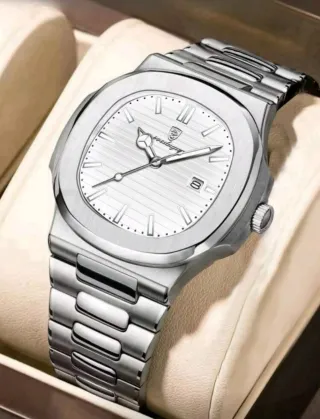 Reloj de pulsera plateado