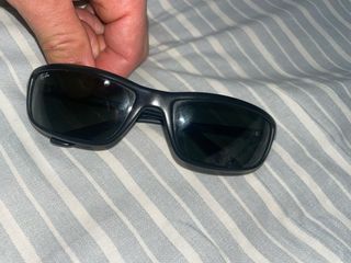 Gafas de sol Ray-Ban negras y verdes