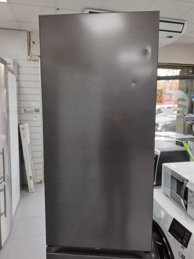 NEVERA SAMSUNG NUEVA CON TARA UNA AÑOS DE GARANTÍA