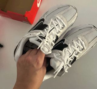 Nike Vomero 5 Gris y Blanco