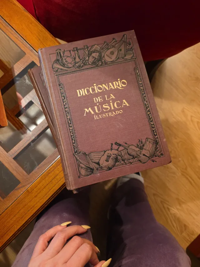 Diccionario de la música  Ilustrado