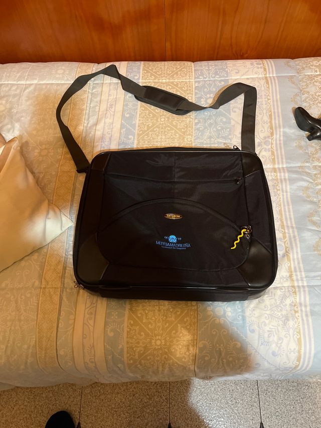 Maletín Samsonite Negro Porta Portátiles