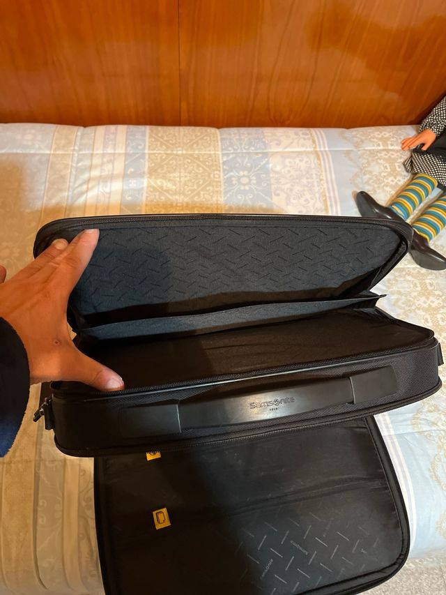 Maletín Samsonite Negro Porta Portátiles