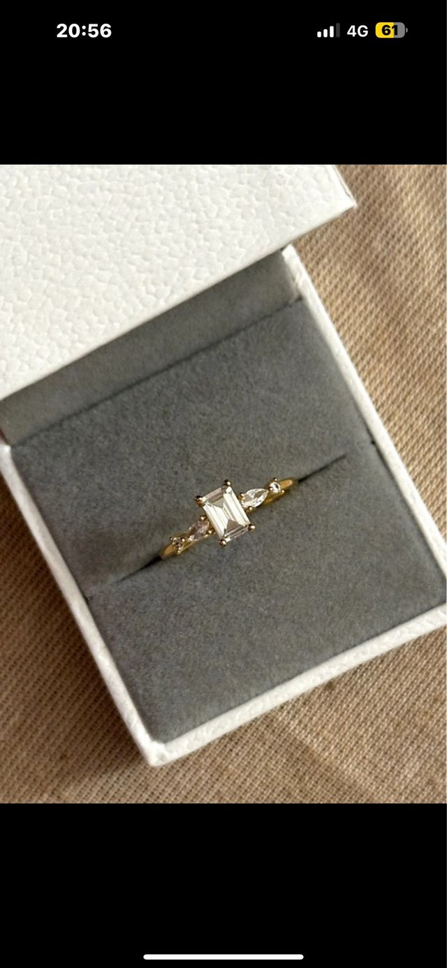 Anello in argento 925 placcato oro 18 con zirconi