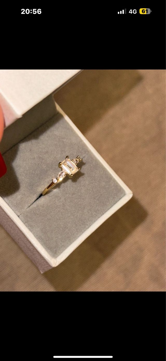 Anello in argento 925 placcato oro 18 con zirconi