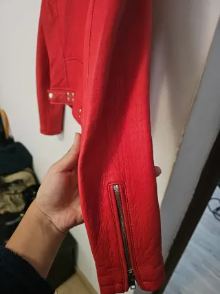 Chaqueta Roja de Cuero Maje