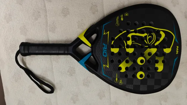 Pala de pádel R10 Negra y Amarilla