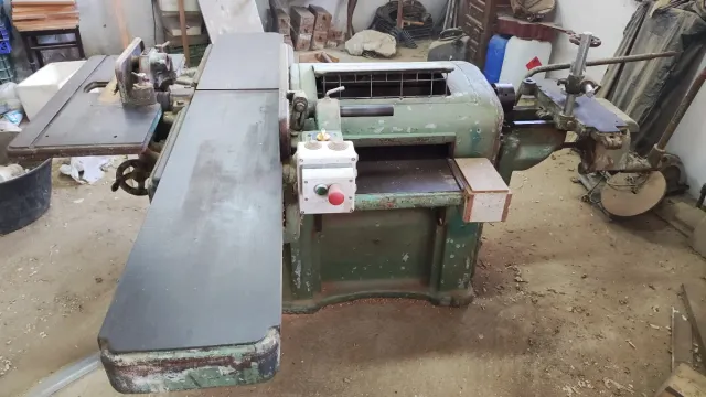 Combinada carpintería funcionando