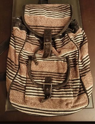 Mochila estilo retro tonos marrones