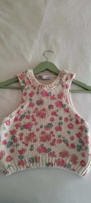 Top de punto Zara floral