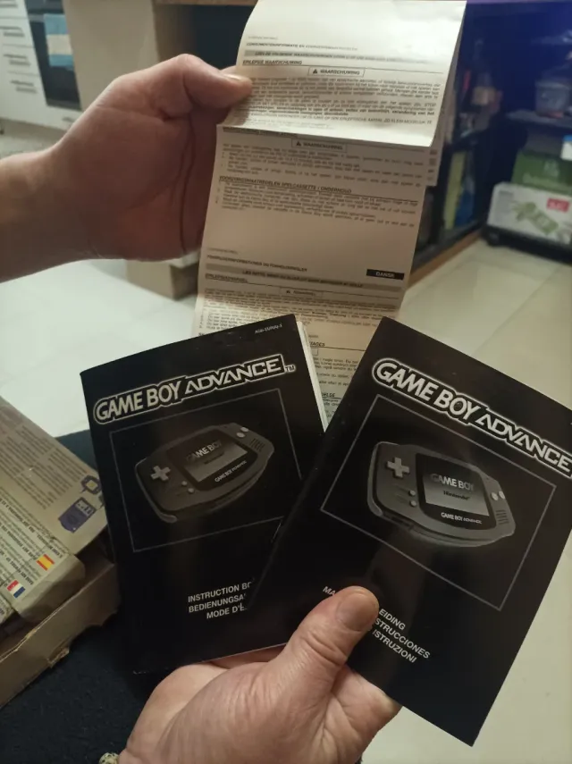 Nintendo Game Boy Advance + Mario Kart Super Circuit