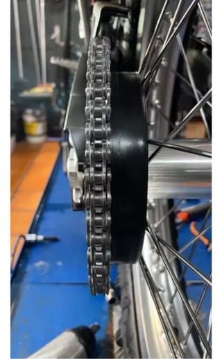 Protector cadena moto enduro