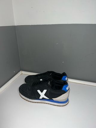 Zapatillas Munich Negras y Azules