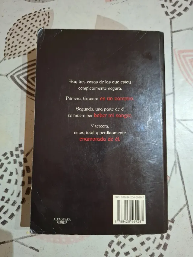 Crepúsculo (Saga Crepúsculo 1) (Spanish Edition)