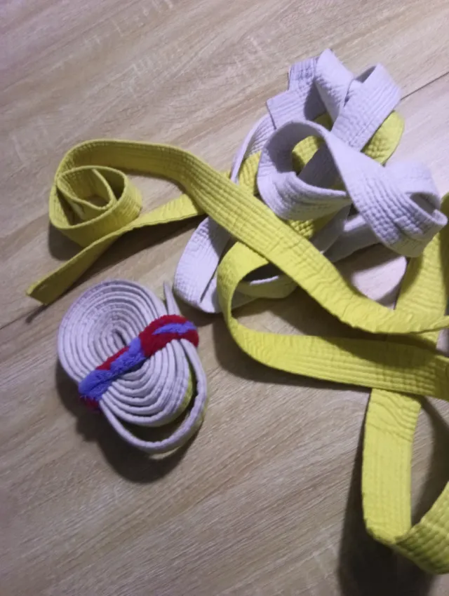 Cinturones de Judo (Amarillo y Blanco)