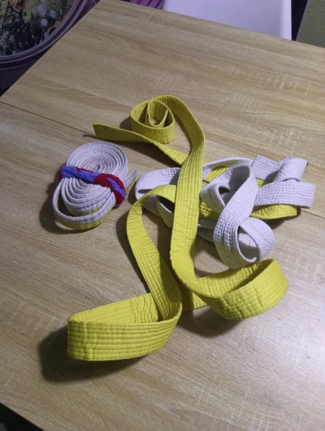 Cinturones de Judo (Amarillo y Blanco)