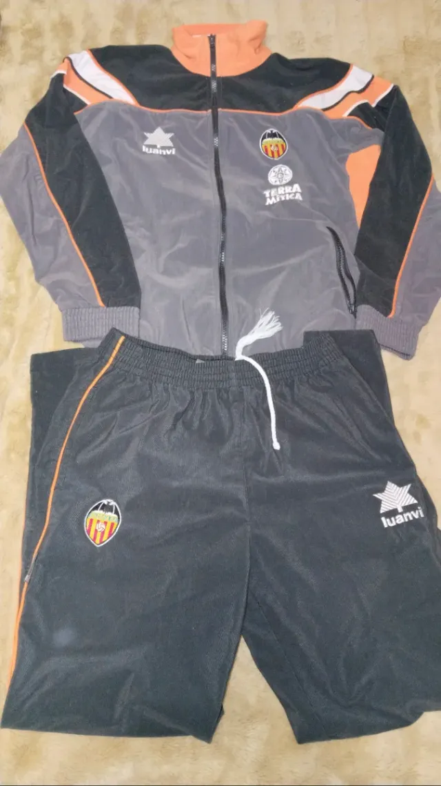 Chándal Vintage Valencia Luanvi Gris Naranja.