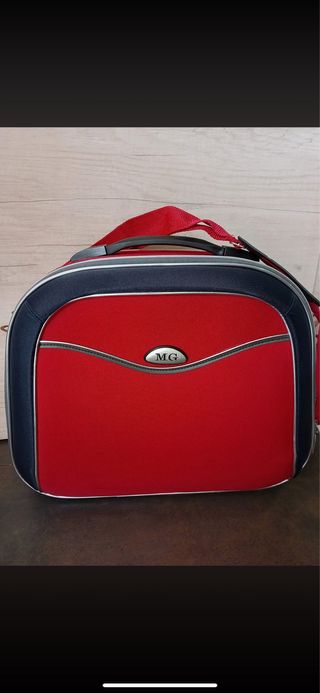Maletín MG Rojo y Azul Poco Usado