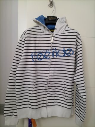 Sudadera con cremallera y rayas chico
