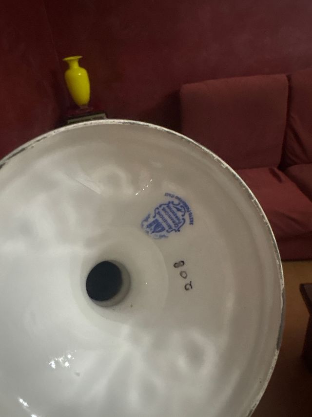 candelabro antico in  oro e bianco