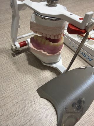 Máquina Prótesis Dental Articulador