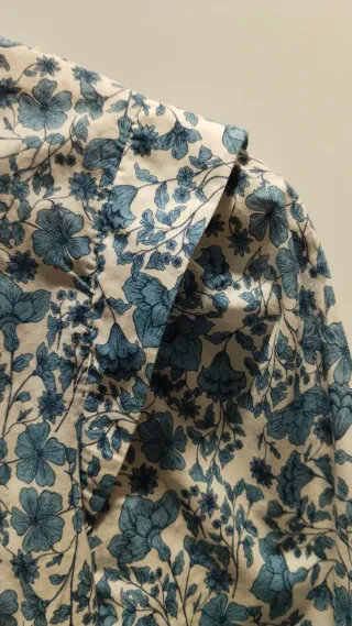 Camisa Pedro de hierro floral azul y blanco
