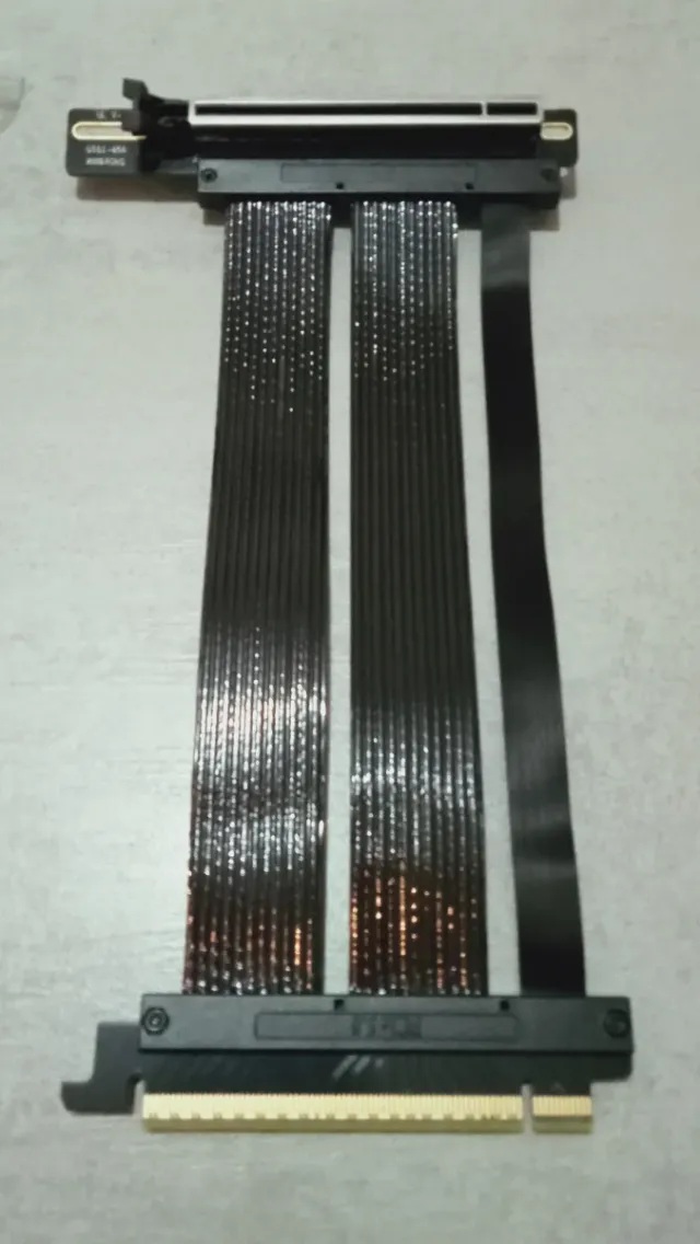 Cabo Elevador PCIe 4.0 200mm Preto