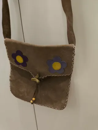 Bolso estilo hippie con flores