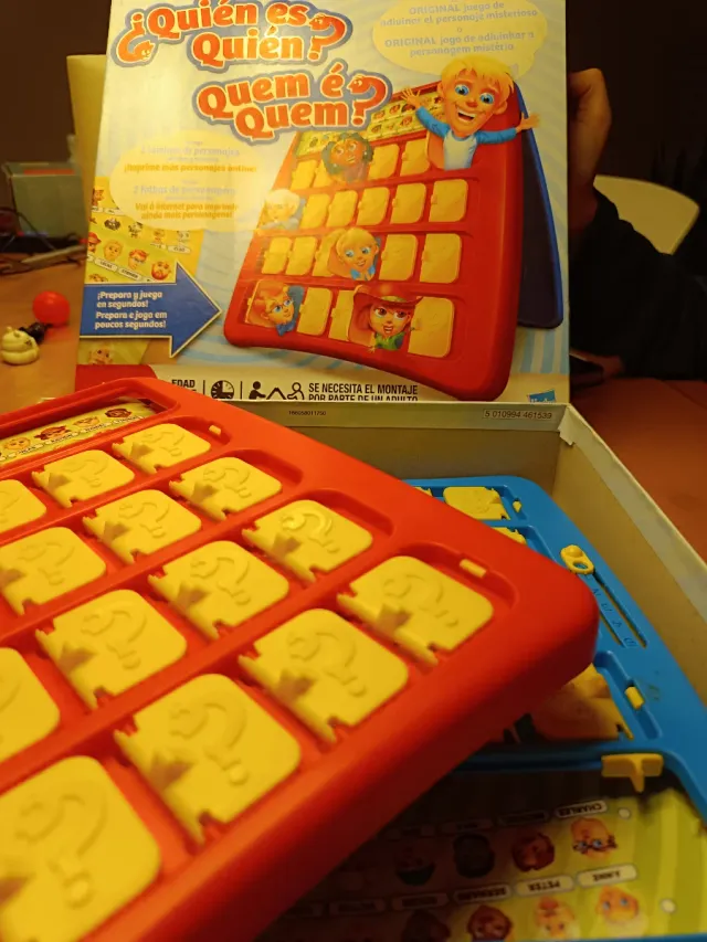 Juego ¿Quién es Quién? / Quem é Quem?