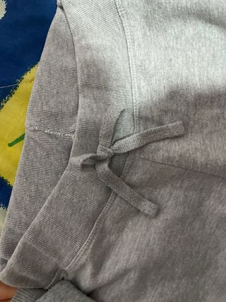 Pantalón gris