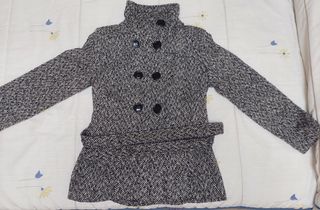 Abrigo estilo trench mujer