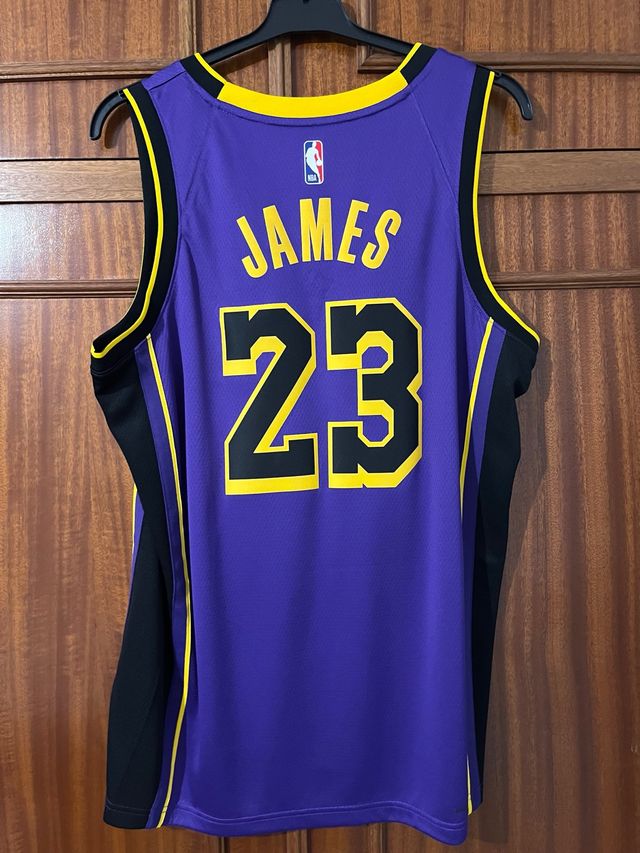Camiseta Morada NBA Lakers LeBron James 23