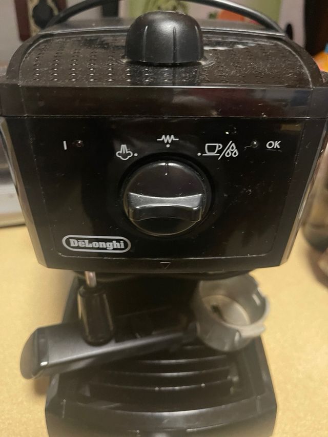 Cafetera DeLonghi Negra
